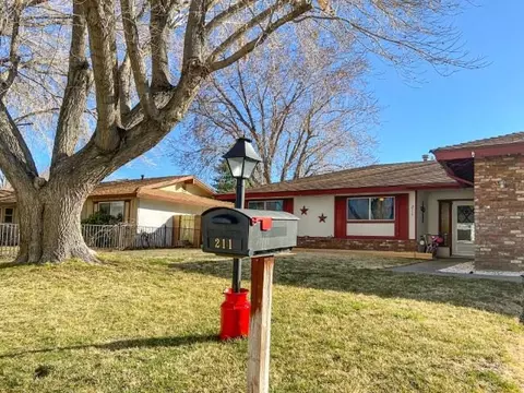 211 Terrace Dr, Big Pine, CA 93513 photo 2