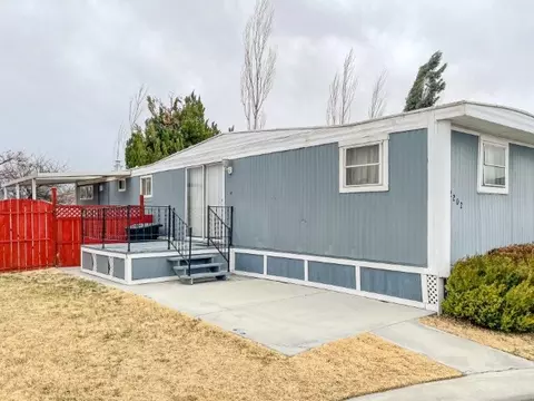 2202 Brigadoon, Bishop, CA 93514 photo 1