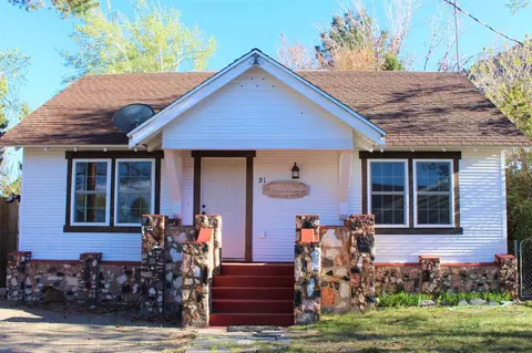 91 Third St, Lee Vining, CA 93541 photo 1