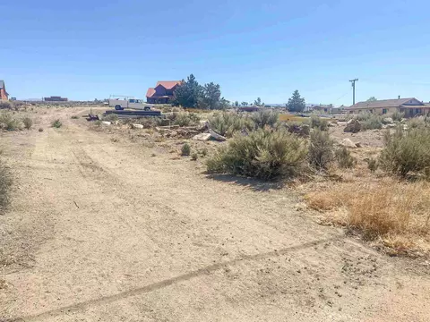 288 Millcreek Rd, Bishop, CA 93514 photo 2
