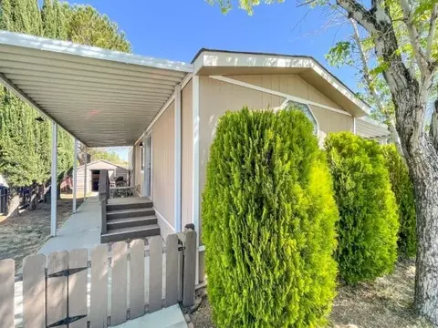 2233 Tam Oshanter, Bishop, CA 93514 photo 1