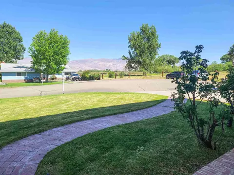 105 Elmcrest, Big Pine, CA 93513 photo 3