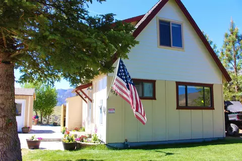 634 E Mono Lake Dr, Lee Vining, CA 93541 photo 1