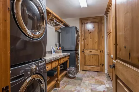 155 Hillside Dr, Mammoth Lakes, CA 93546 photo 21