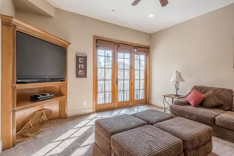 155 Hillside Dr, Mammoth Lakes, CA 93546 photo 11