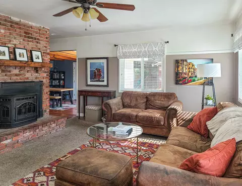 661 Sycamore Dr, Bishop, CA 93514 photo 3