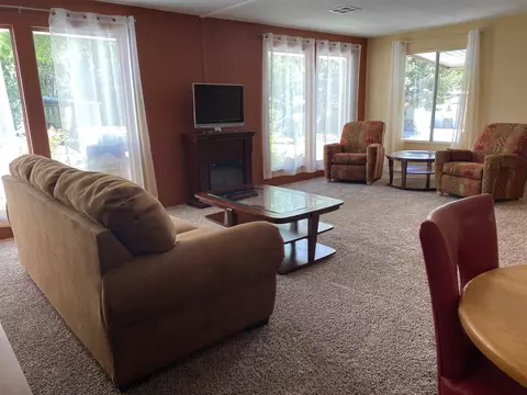 2219 Mackintosh Ave, Bishop, CA 93514 photo 2