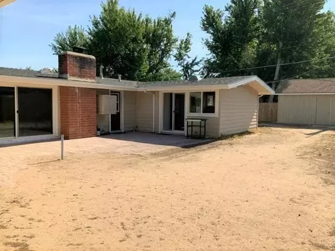 286 Mesquite, Bishop, CA 93514 photo 2