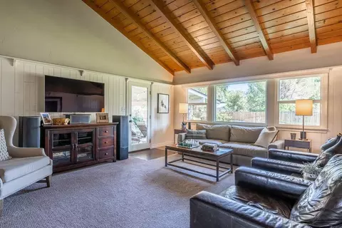 664 Sycamore Dr, Bishop, CA 93514 photo 3