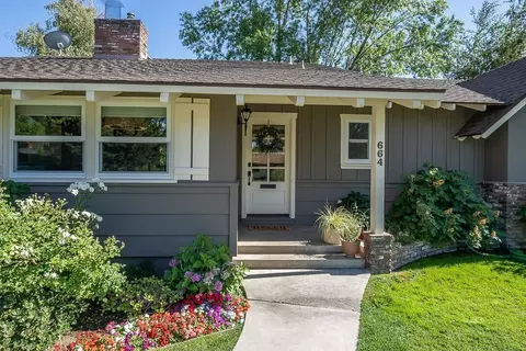 664 Sycamore Dr, Bishop, CA 93514 photo 4