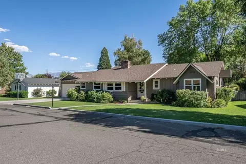 664 Sycamore Dr, Bishop, CA 93514 photo 1