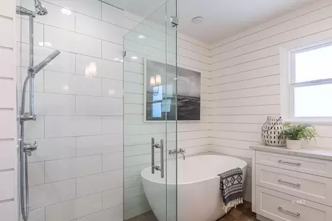 664 Sycamore Dr, Bishop, CA 93514 photo 2
