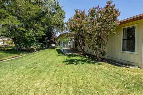 141 Elmcrest Dr, Big Pine, CA 93513 photo 8