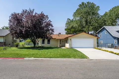 141 Elmcrest Dr, Big Pine, CA 93513 photo 2