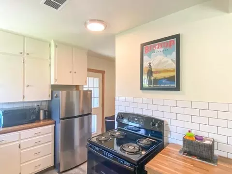 424 E Pine St, Bishop, CA 93514 photo 7