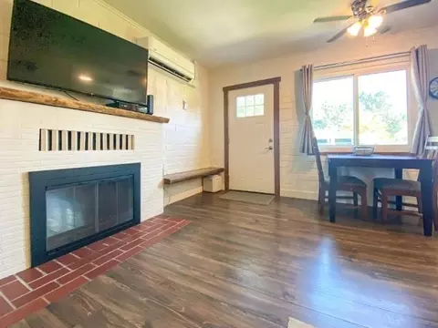424 E Pine St, Bishop, CA 93514 photo 4