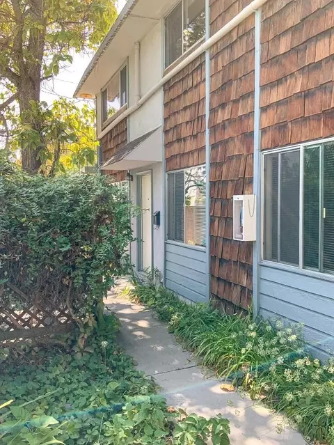 686 Keough St, Bishop, CA 93514 photo 2