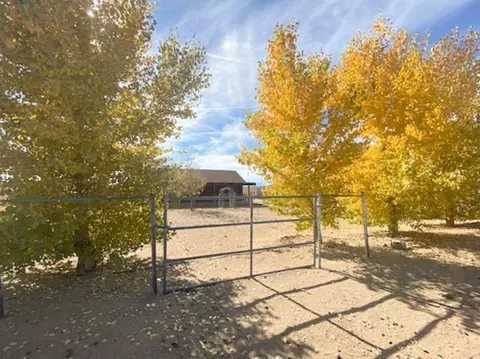 449 Crestview Dr, Hammil Valley, CA 93514 photo 4