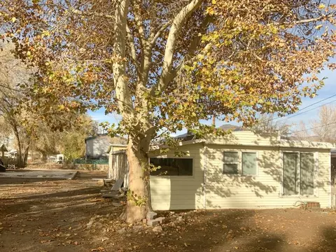 241 Home St, Big Pine, CA 93513 photo 1