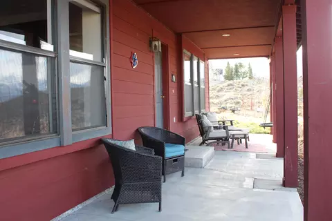 51 Huggans Ln, Bridgeport, CA 93517 photo 3