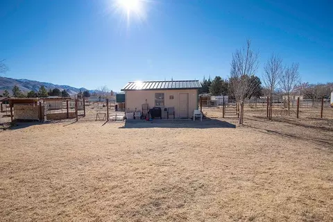 138 Virginia Ave, Bishop, CA 93514 photo 27