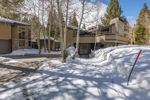 568 Ranch Rd, Mammoth Lakes, CA 93546