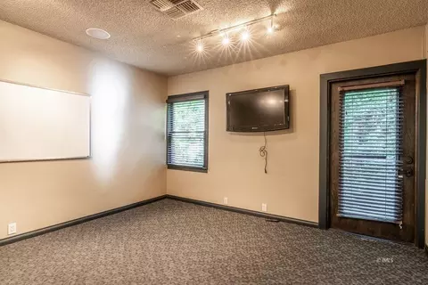 136 Edward St, Bishop, CA 93514 photo 16