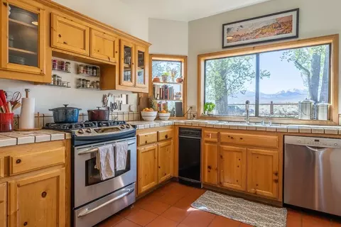 150 Hardy, Bishop, CA 93514 photo 10