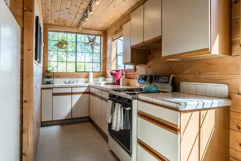 150 Hardy, Bishop, CA 93514 photo 30