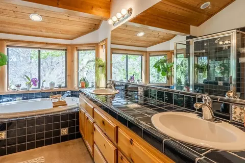 150 Hardy, Bishop, CA 93514 photo 18