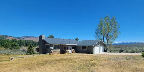 6850 Twin Lakes Rd, Bridgeport, CA 93517
