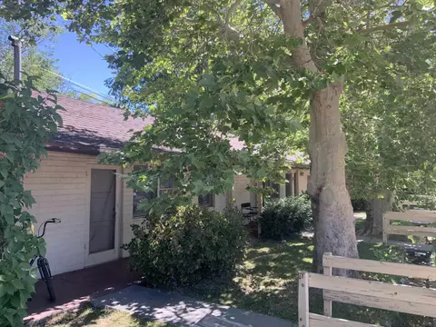 407 E Yaney St, Bishop, CA 93514 photo 2