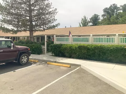 262 Grove St, Bishop, CA 93514 photo 3