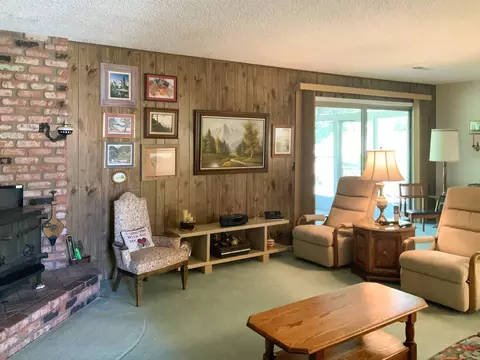 129 Elmcrest Dr, Big Pine, CA 93513 photo 2