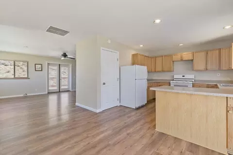 89 Bir Rd, Bishop, CA 93514 photo 3
