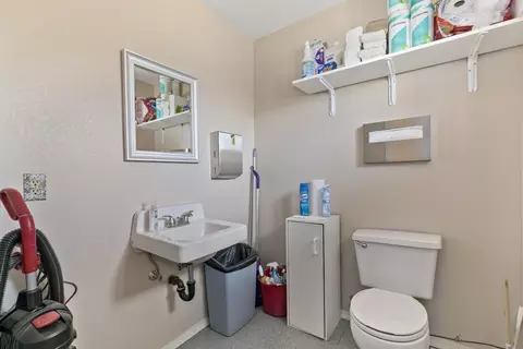 180 Clarke St, Bishop, CA 93514 photo 37