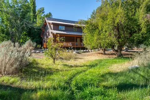 115 Ocean View Rd, Bishop, CA 93514 photo 2
