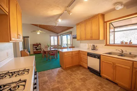 190 Alpine Dr, Bishop, CA 93514 photo 12