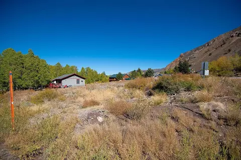 104 Iris Dr, Bishop, CA 93514 photo 4