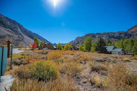 104 Iris Dr, Bishop, CA 93514 photo 3