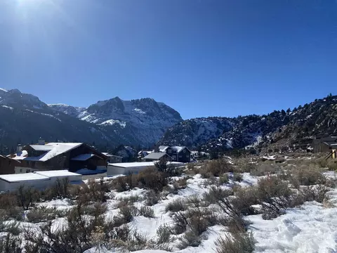 8 Leonard Ave, June Lake, CA 93529