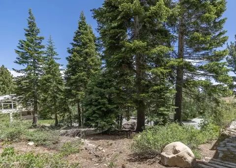 130 Monterey Pne, Mammoth Lakes, CA 93546