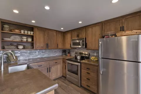 2428 Choctaw Dr, Bishop, CA 93514