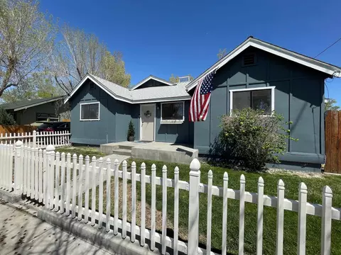 286 S 3rd St, Bishop, CA 93514