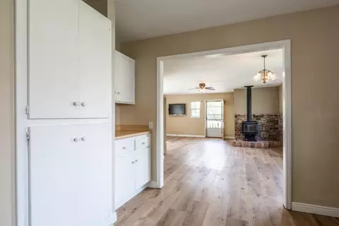 220 Ocean View Rd, Bishop, CA 93514 photo 8