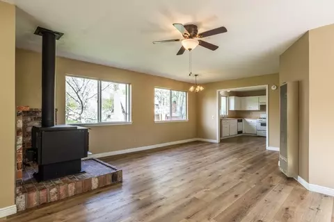220 Ocean View Rd, Bishop, CA 93514 photo 4
