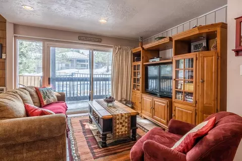 286 Old Mammoth Apt 28 Rd #F28, Mammoth Lakes, CA 93546