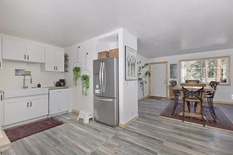 141 Alpine Cir, Mammoth Lakes, CA 93546