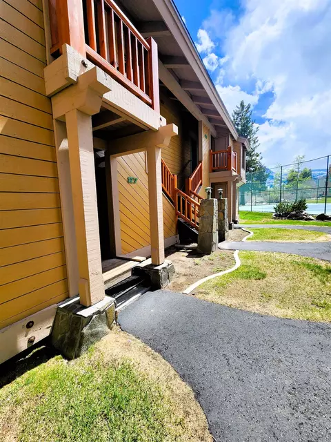 96 Meadow Ln #27, Mammoth Lakes, CA 93546