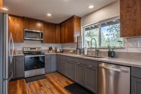 138 Sunny Slopes Rd, Mammoth Lakes, CA 93546
